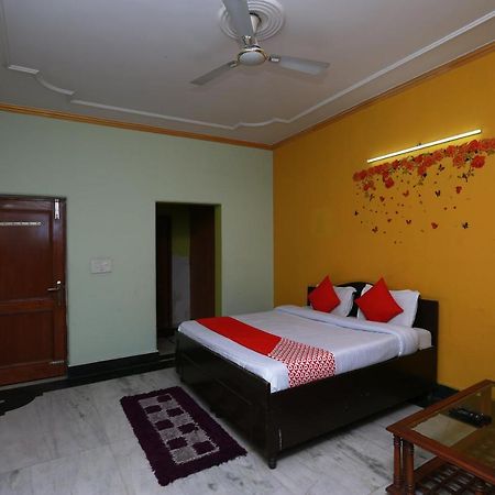 Oyo 11752 Hotel Sun Palace Residency Indirapuram Buitenkant foto