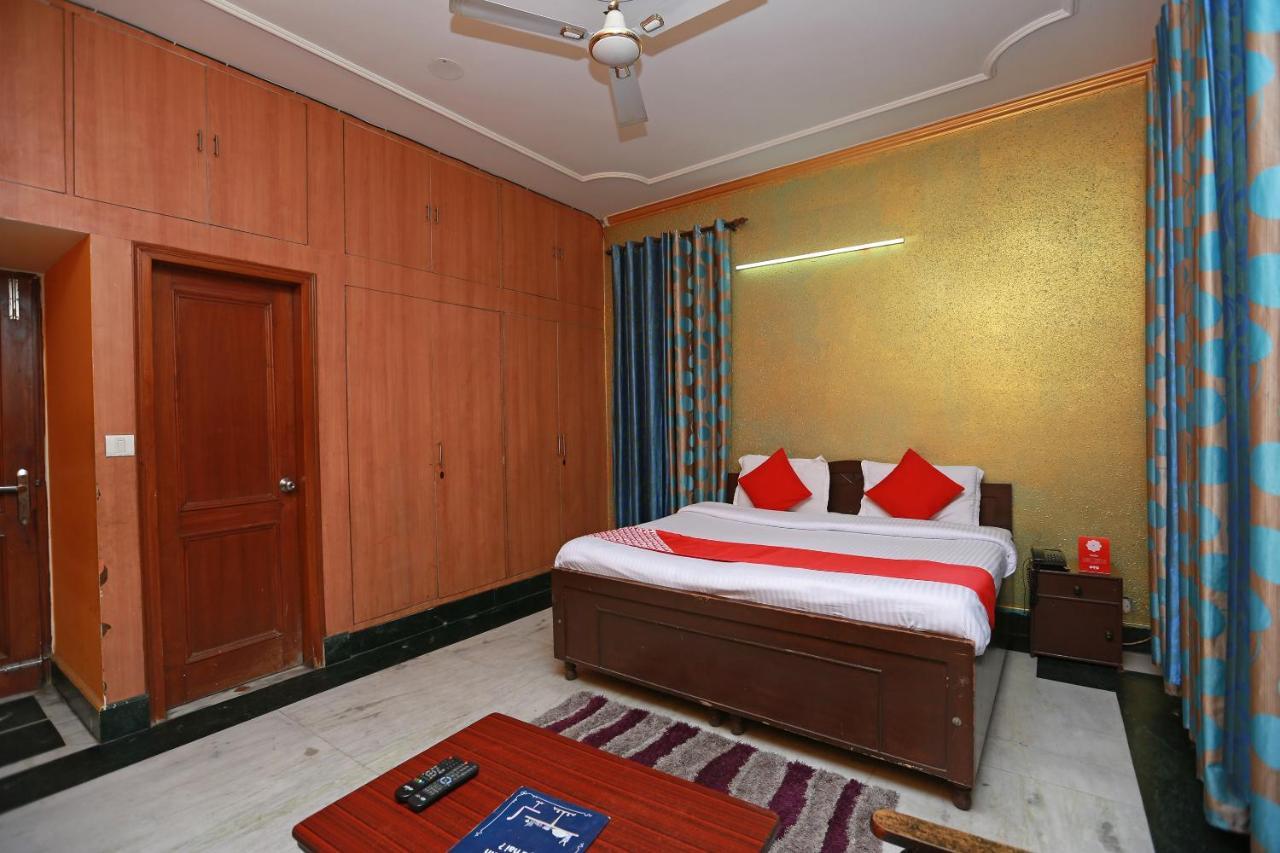 Oyo 11752 Hotel Sun Palace Residency Indirapuram Buitenkant foto